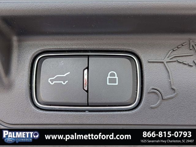 2020 Ford Explorer Base