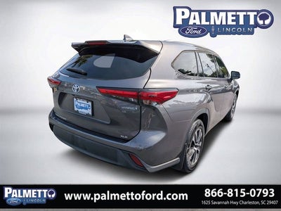 2022 Toyota Highlander Hybrid XLE