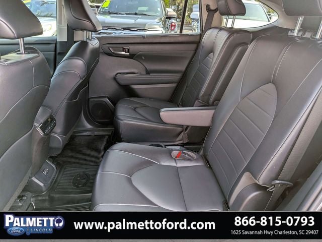 2022 Toyota Highlander Hybrid XLE