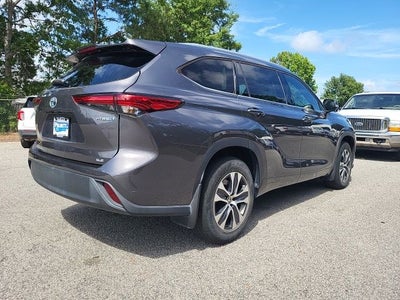 2022 Toyota Highlander Hybrid XLE