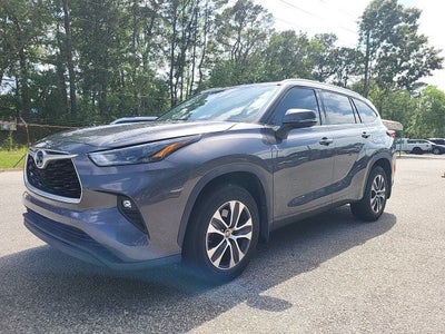 2022 Toyota Highlander Hybrid XLE