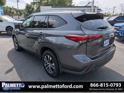 2022 Toyota Highlander Hybrid XLE