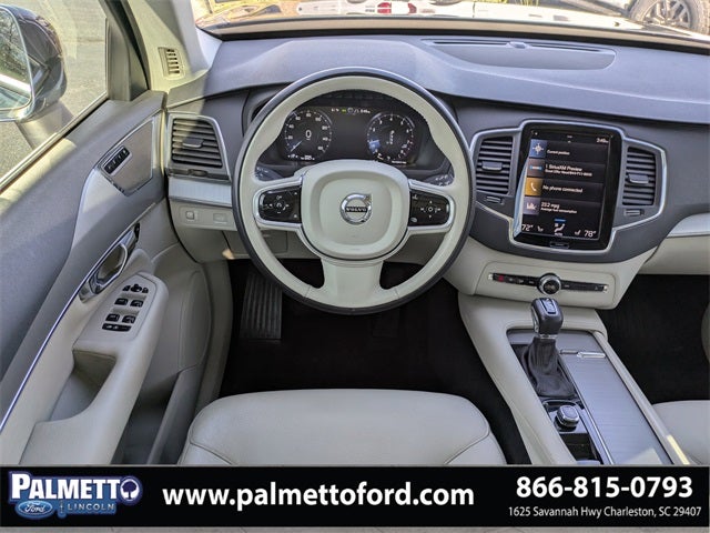 2022 Volvo XC90 T5 Momentum
