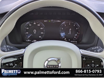 2022 Volvo XC90 T5 Momentum