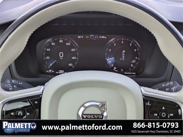 2022 Volvo XC90 T5 Momentum