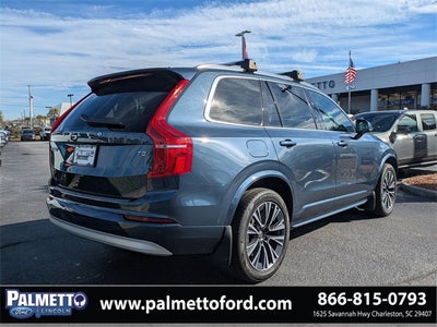 2022 Volvo XC90 T5 Momentum