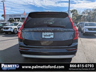 2022 Volvo XC90 T5 Momentum