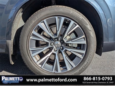 2022 Volvo XC90 T5 Momentum