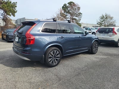 2022 Volvo XC90 T5 Momentum