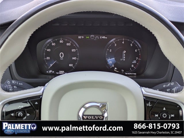 2022 Volvo XC90 T5 Momentum