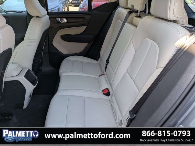 2019 Volvo XC40 Momentum