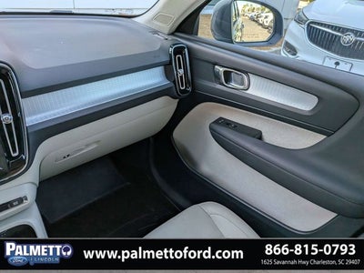 2019 Volvo XC40 Momentum