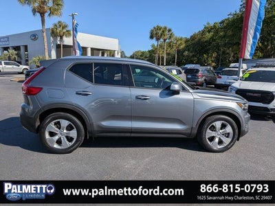 2019 Volvo XC40 Momentum