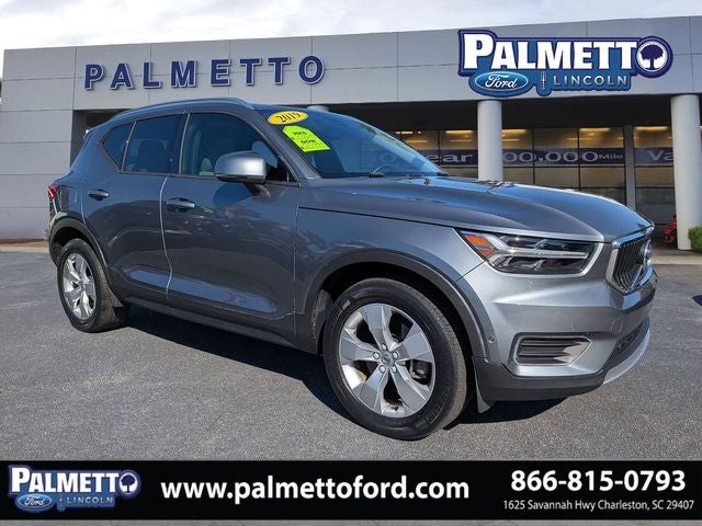 2019 Volvo XC40 Momentum